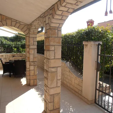 Ines 1 Semesterbostad *